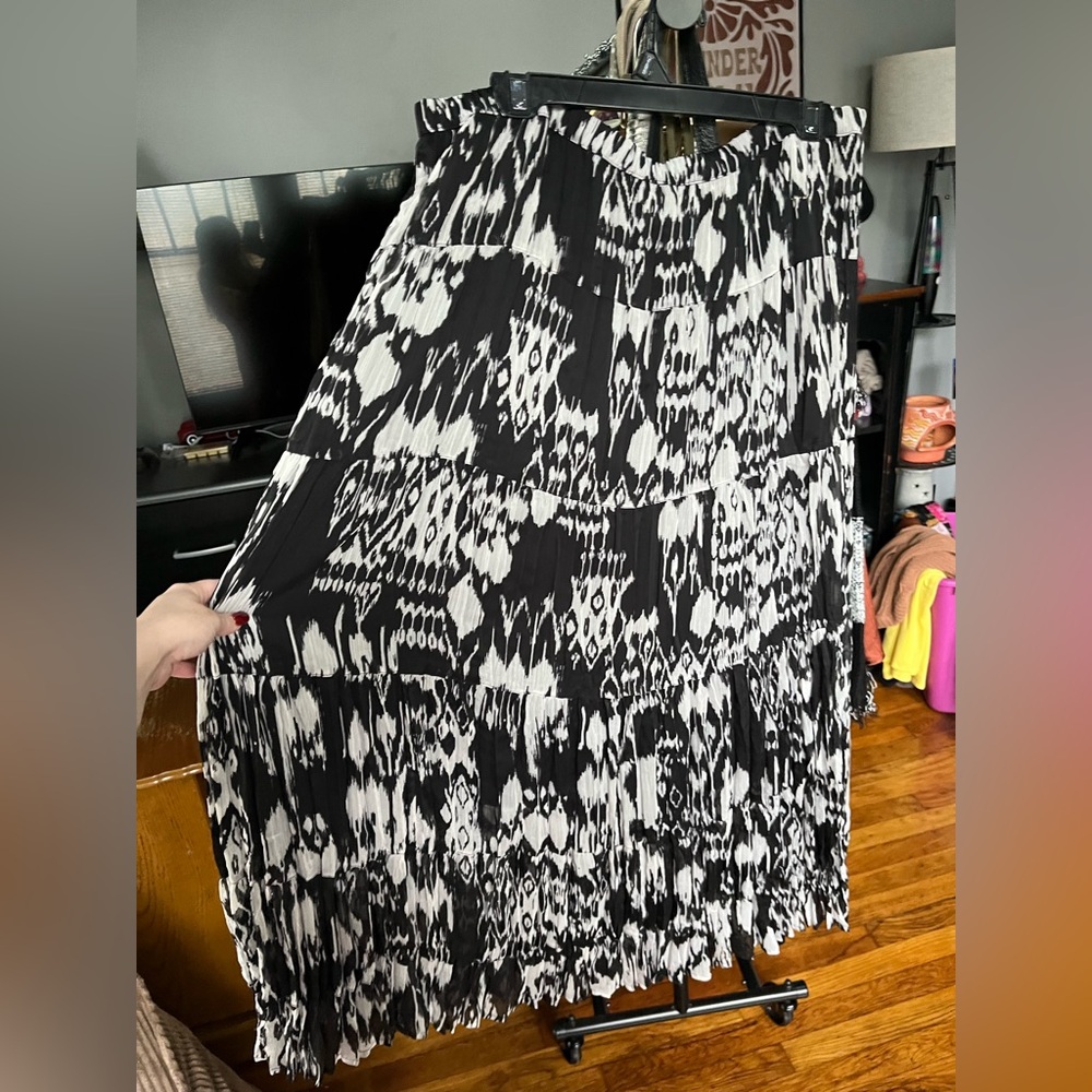 Jones New York Black and White A-Line Skirt